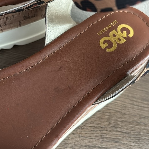 Women’s GBG Los Angeles Platform Sandals, Animal Print, Size 11 - Picture 3 of 9